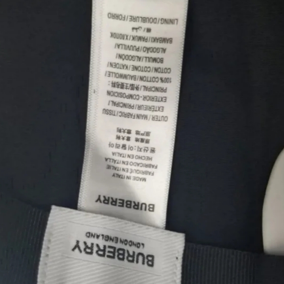 Burberry hat - Picture 2 of 3